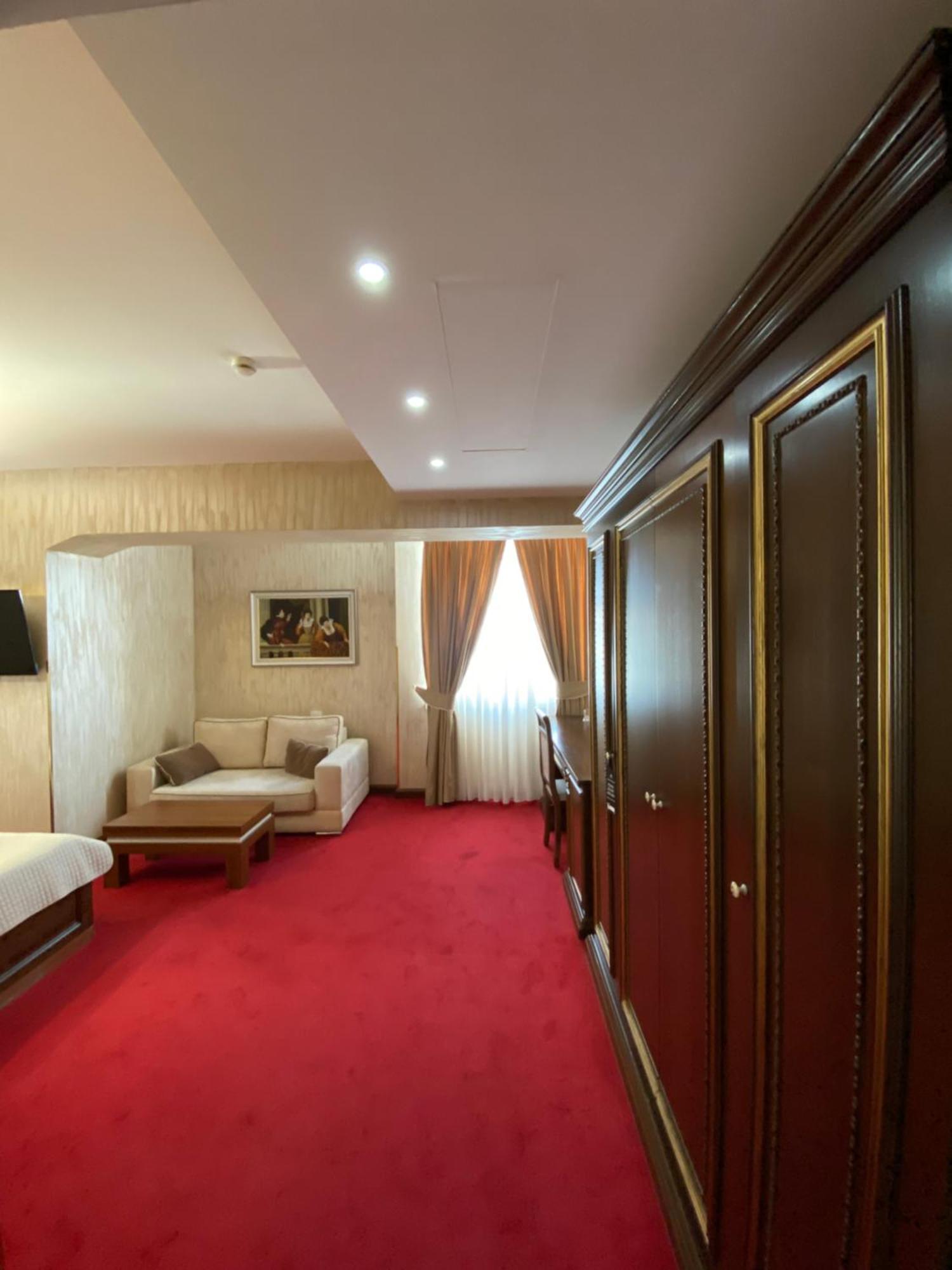 Hotel Rozafa 4*
