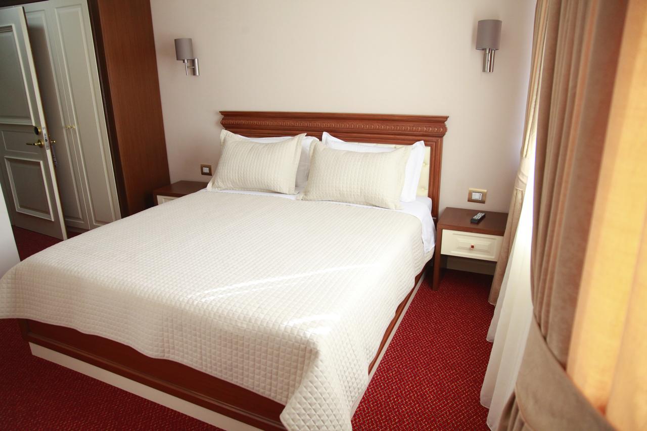 Rozafa Hotel 4*