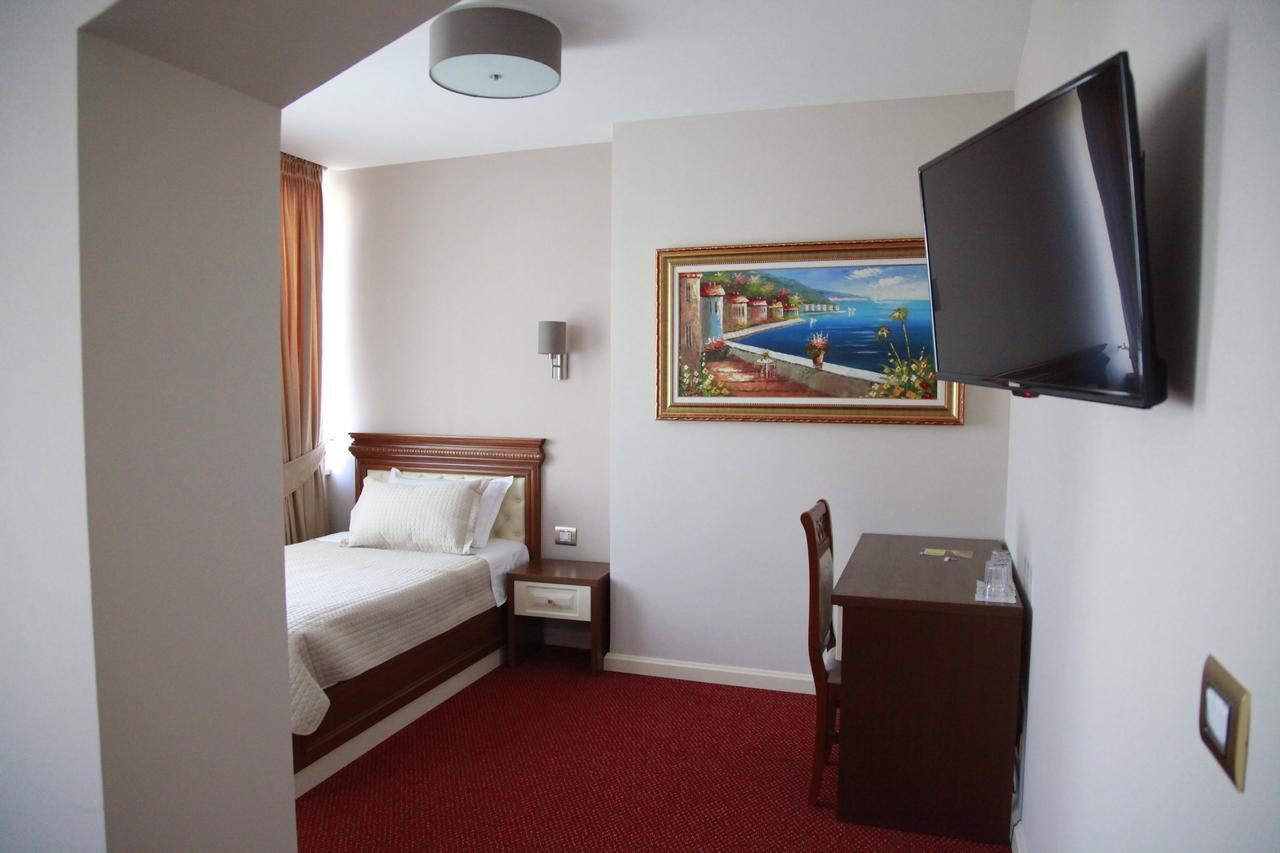 Rozafa Hotel 4*